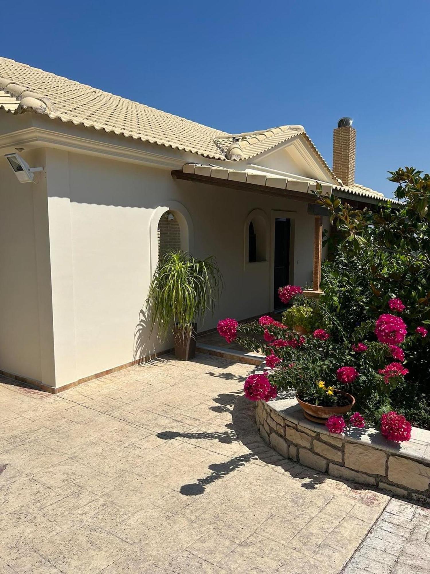 Mouzákion Villa Clairy מראה חיצוני תמונה