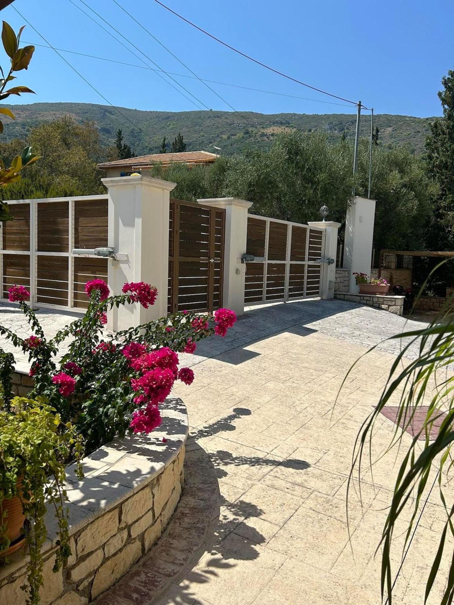 Mouzákion Villa Clairy מראה חיצוני תמונה